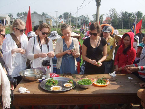 Đẩy mạnh du lịch đất liền ở Quảng Nam